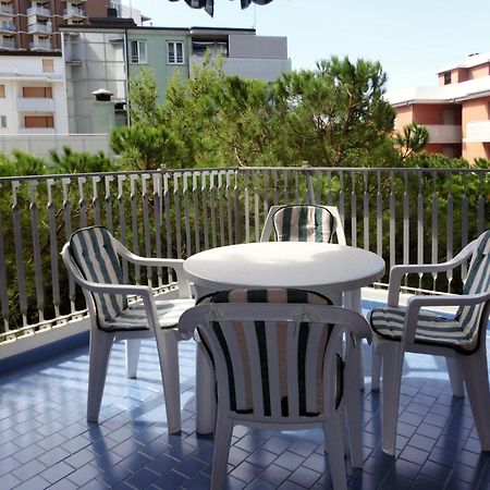 Marco Polo Apartman Lignano Sabbiadoro Kültér fotó