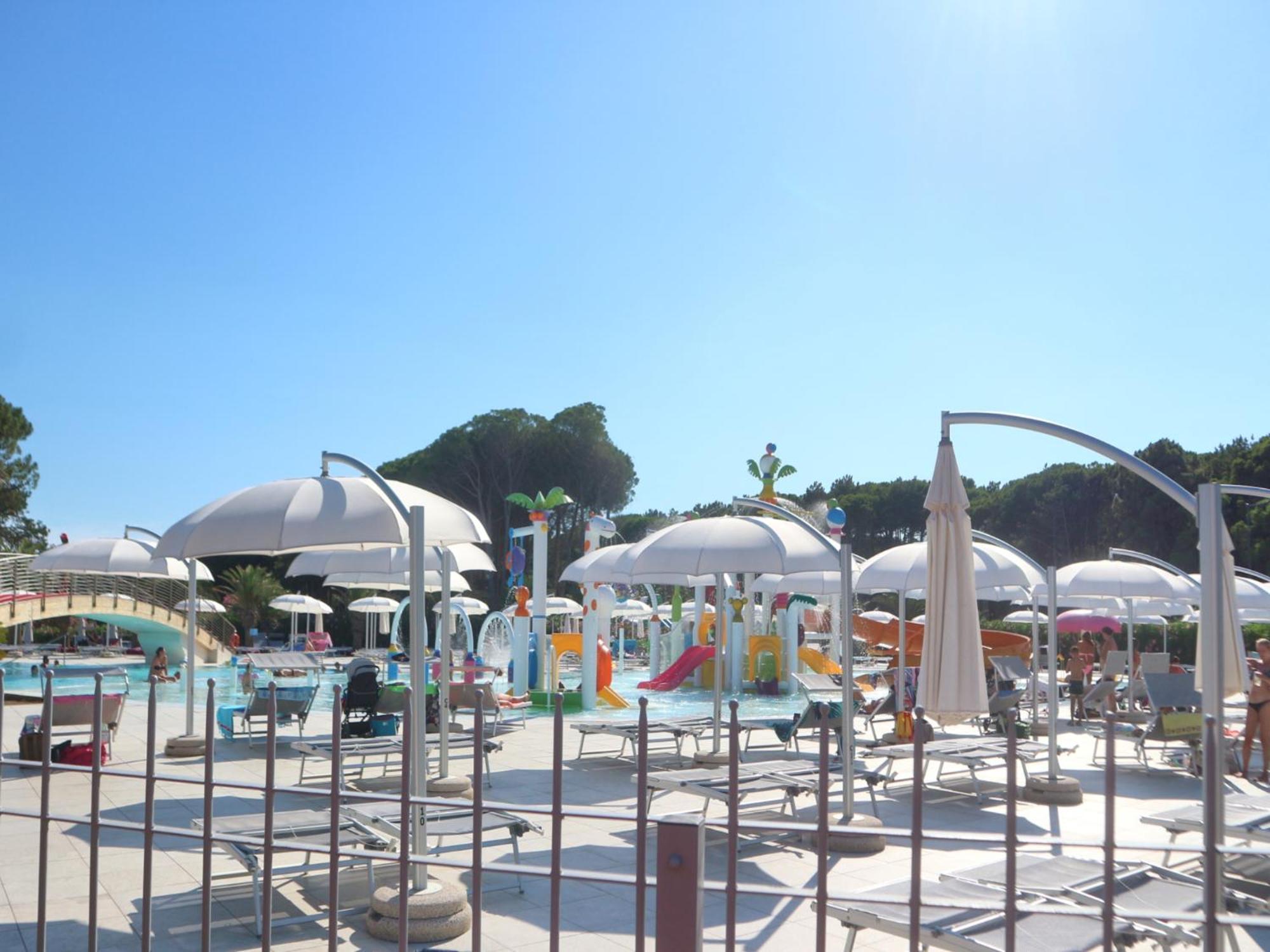 Marco Polo Apartman Lignano Sabbiadoro Kültér fotó