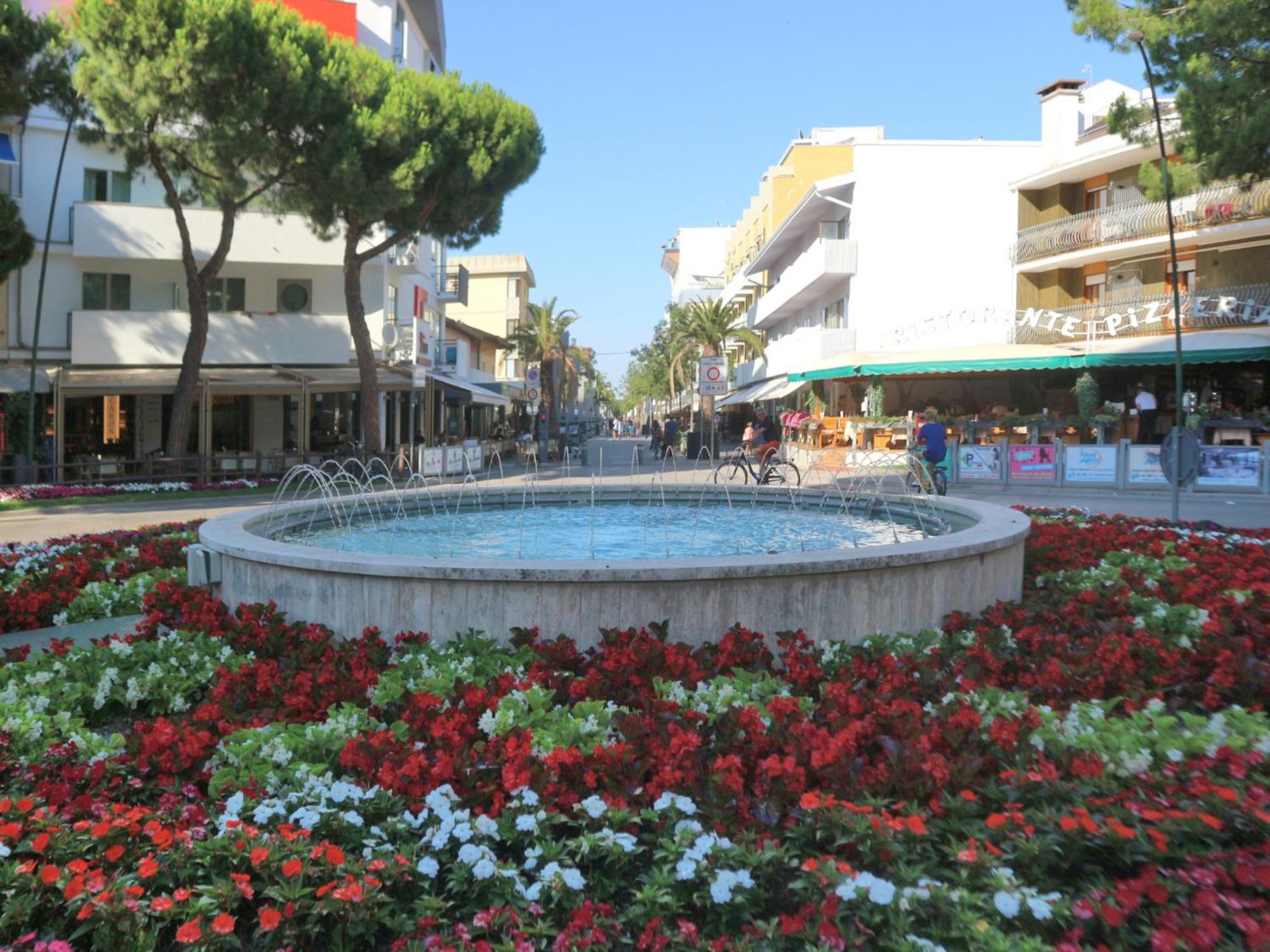 Marco Polo Apartman Lignano Sabbiadoro Kültér fotó
