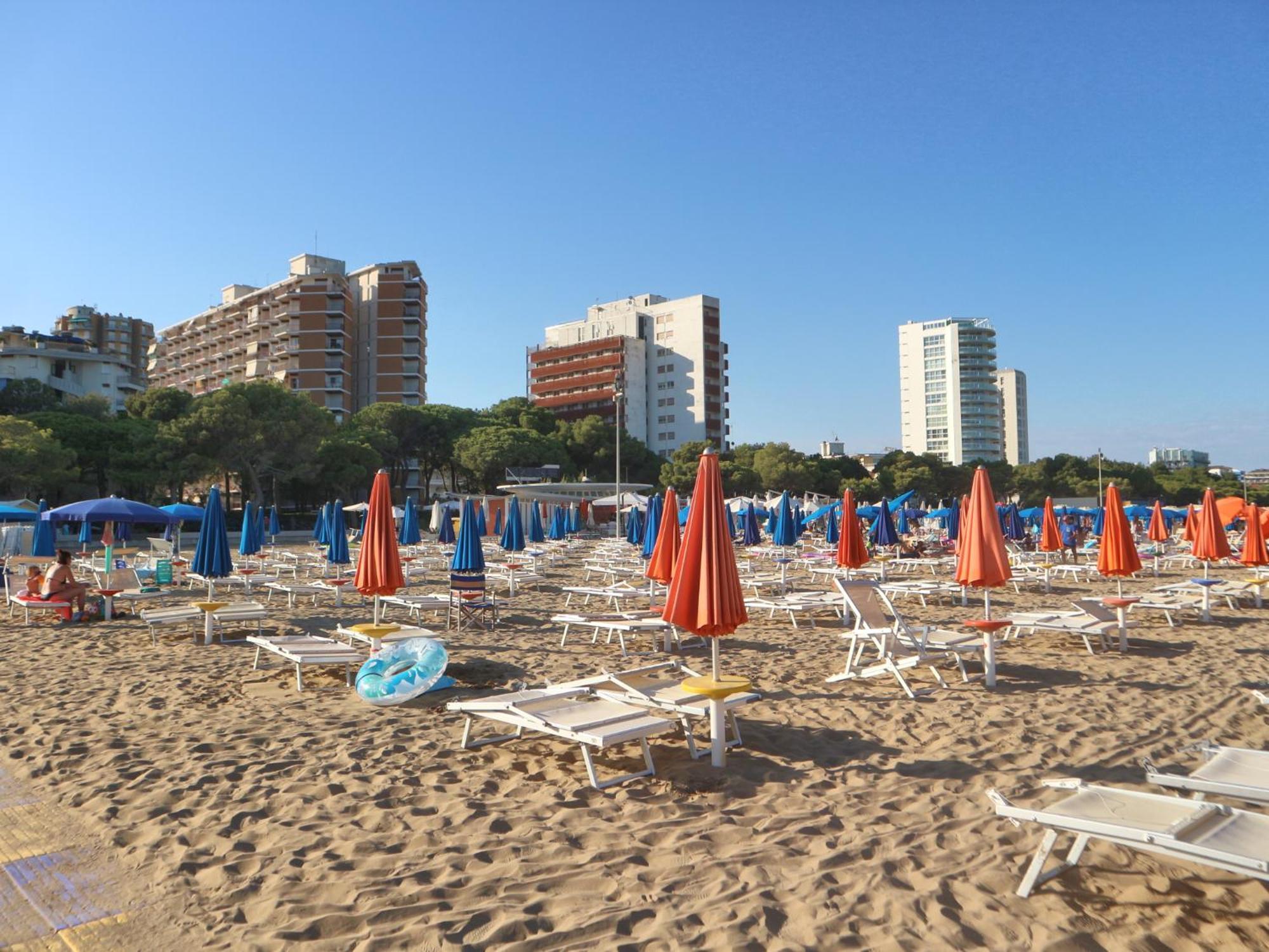 Marco Polo Apartman Lignano Sabbiadoro Kültér fotó
