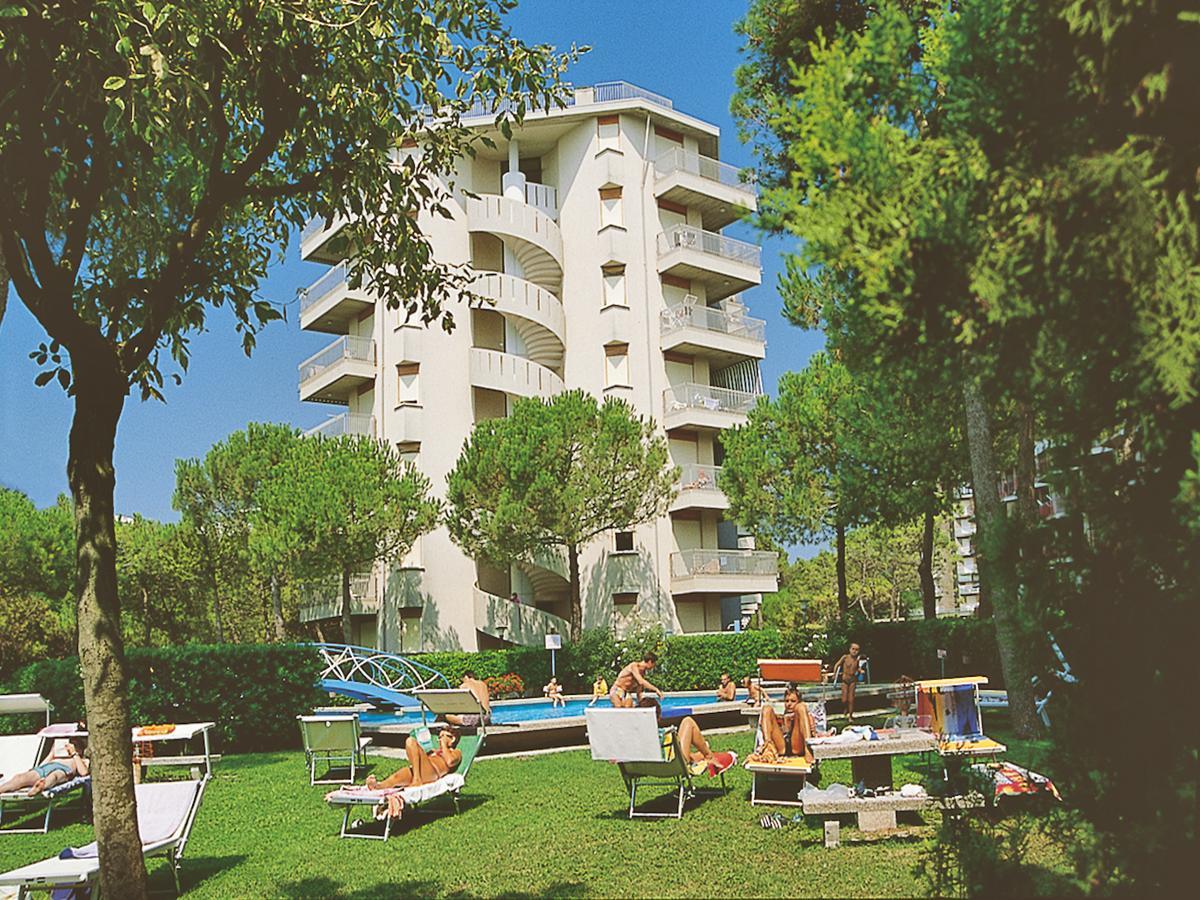 Marco Polo Apartman Lignano Sabbiadoro Kültér fotó