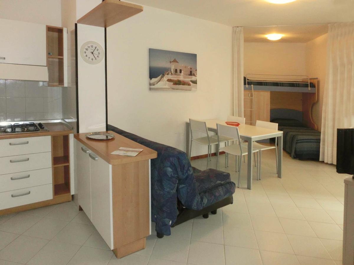 Marco Polo Apartman Lignano Sabbiadoro Kültér fotó