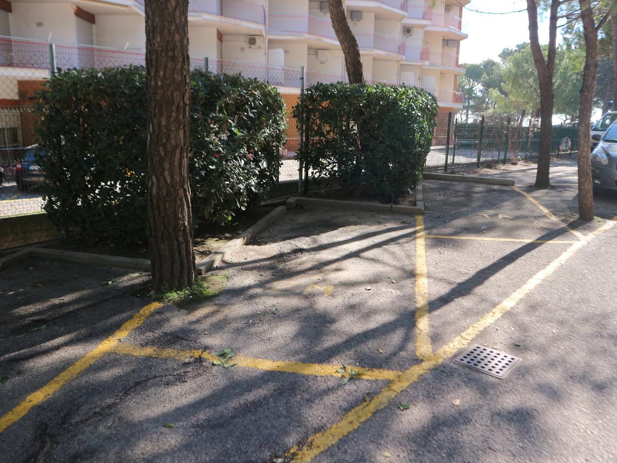 Marco Polo Apartman Lignano Sabbiadoro Kültér fotó